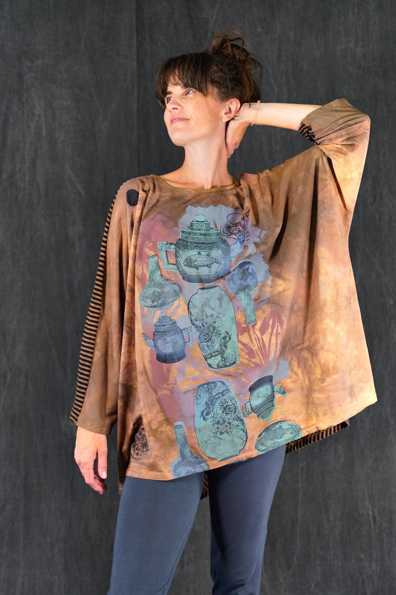2331HD Poet Top Bronze Tea & Vase Patina
