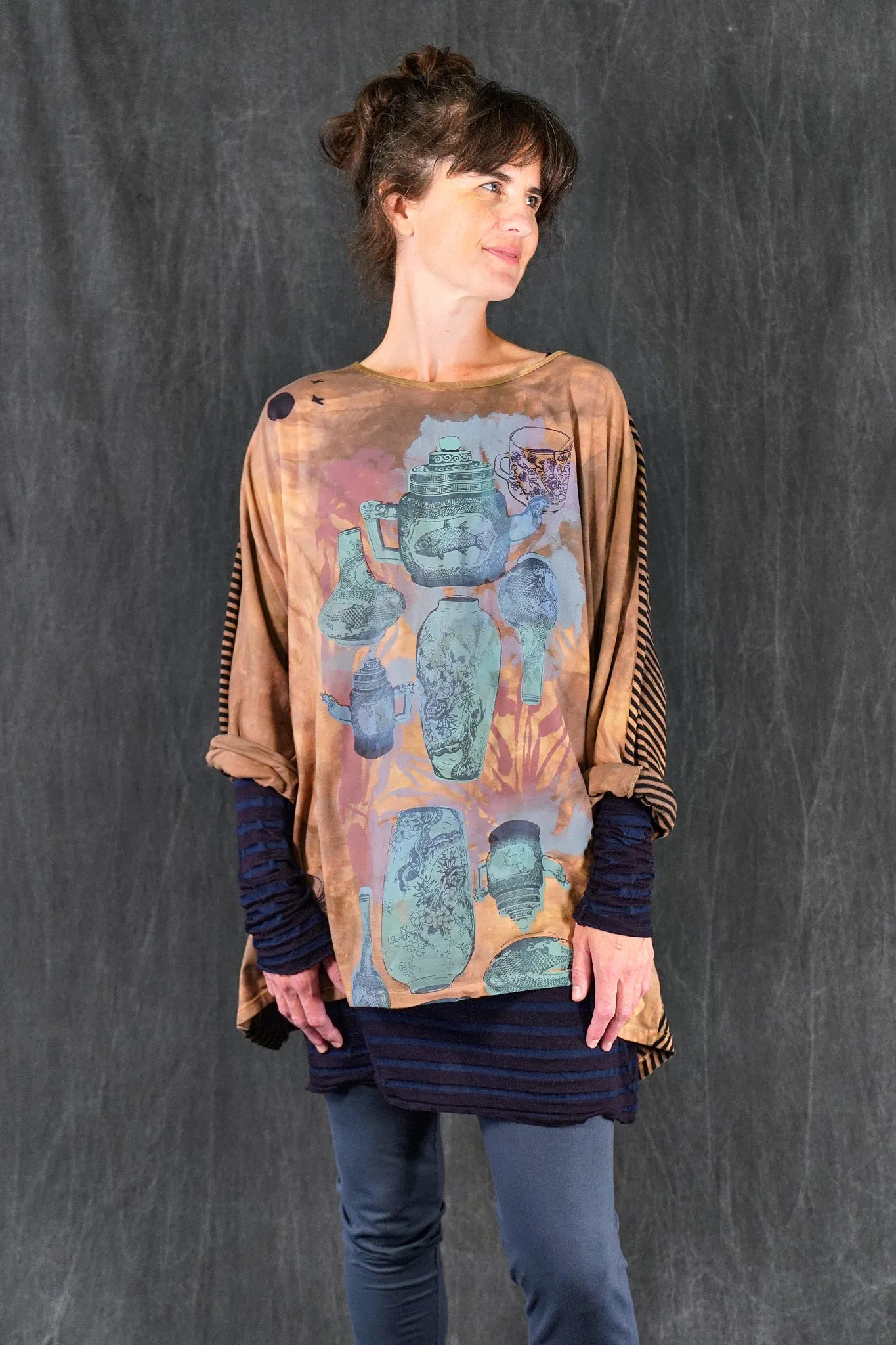 2331HD Poet Top Bronze Tea & Vase Patina