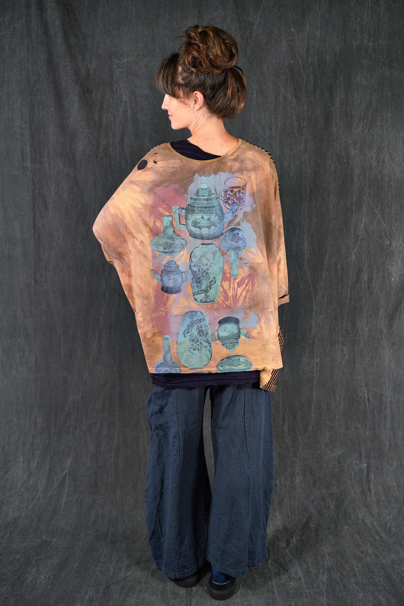 2331HD Poet Top Bronze Tea & Vase Patina