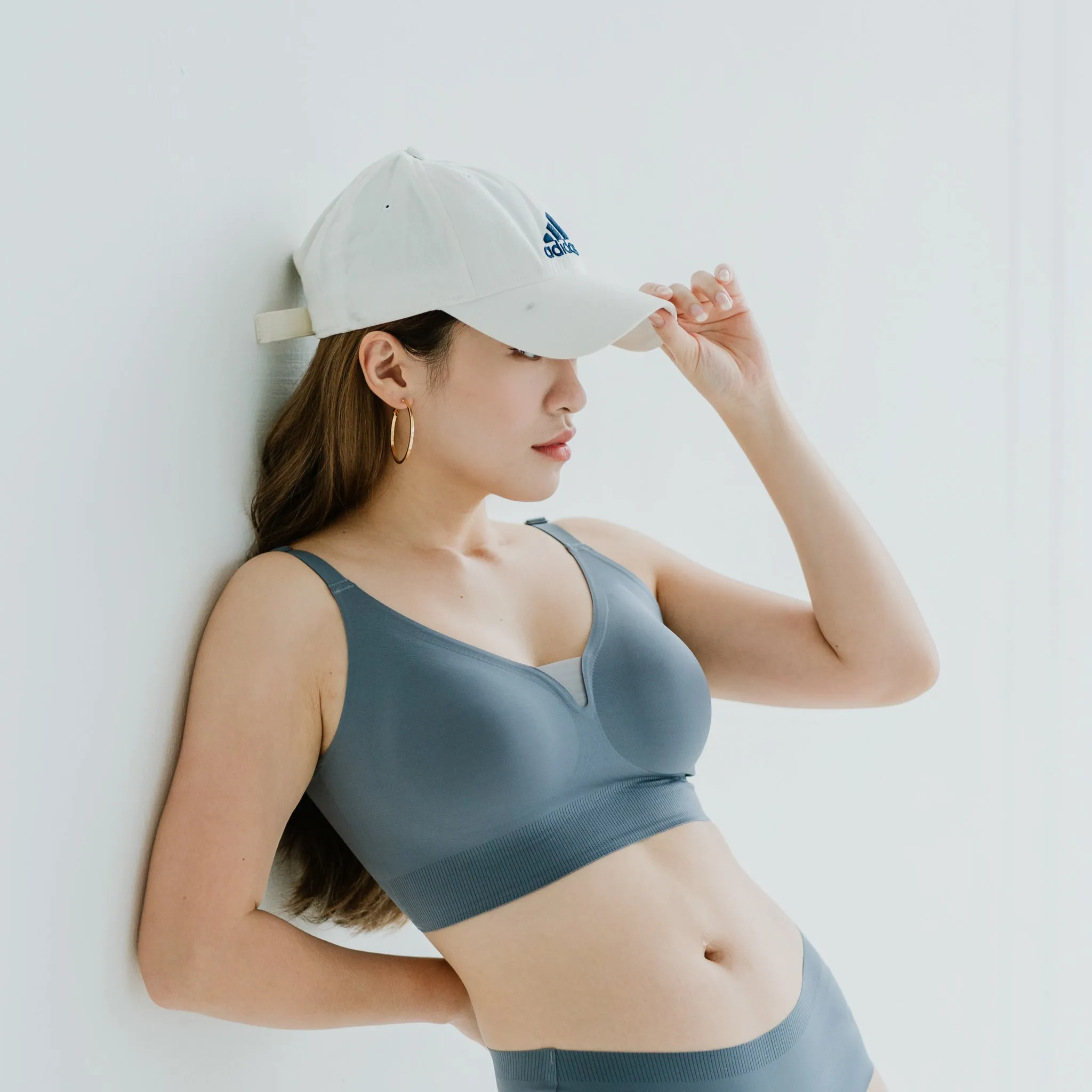 AIR-LEISURE Midi U-Back Seamless Bra in Dark Grey