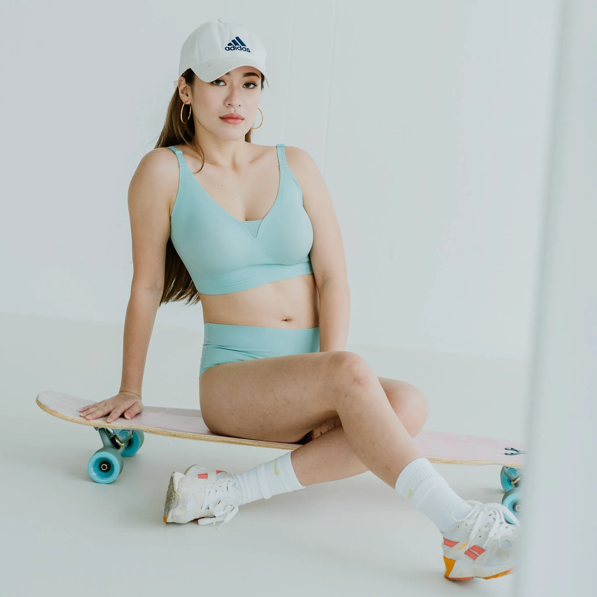 AIR-LEISURE Midi U-Back Seamless Bra in Tiffany
