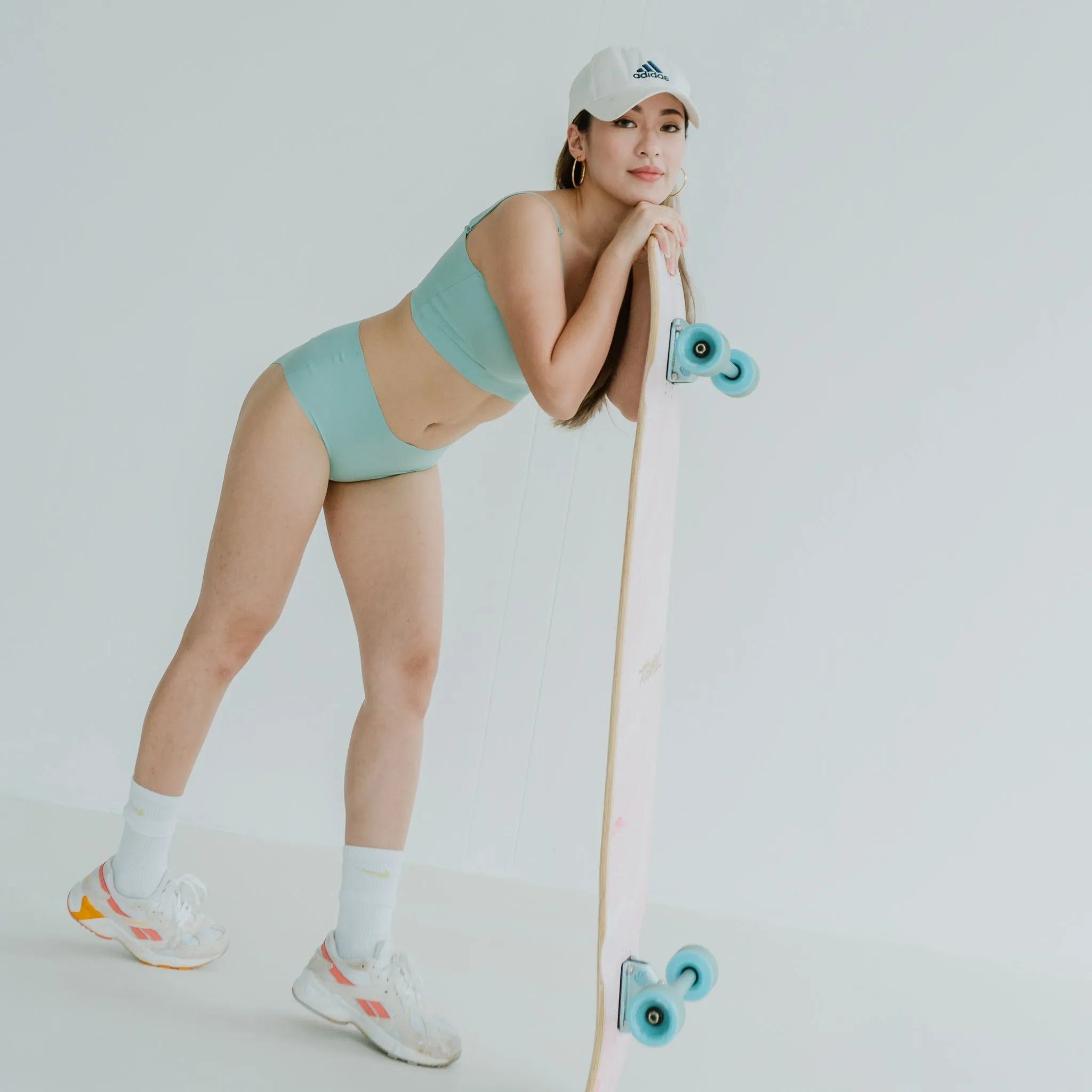 AIR-LEISURE Midi U-Back Seamless Bra in Tiffany