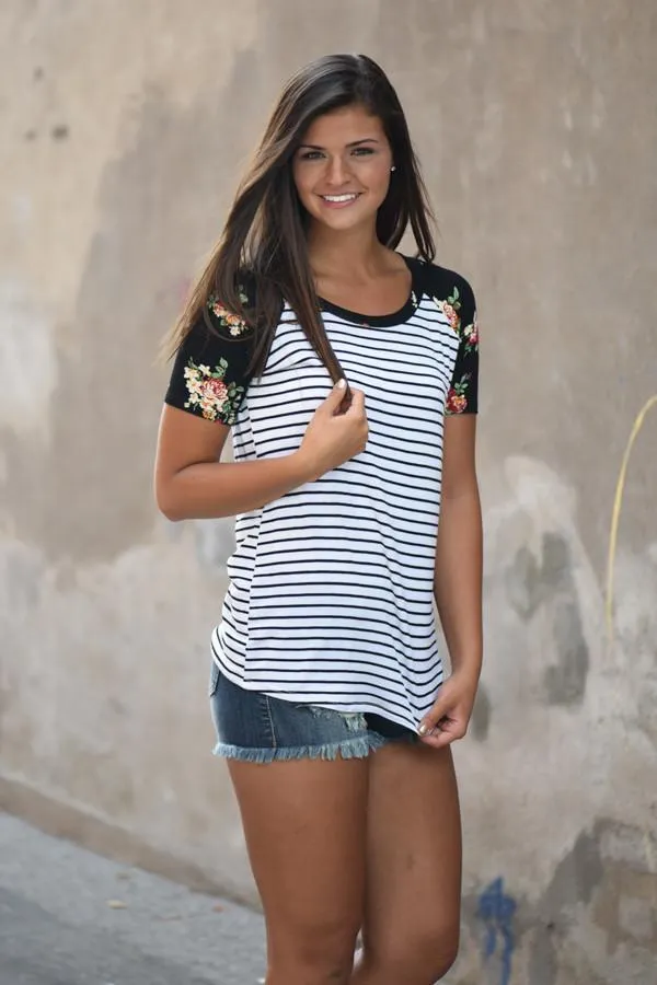 Just My Type Floral Top ~ Ivory
