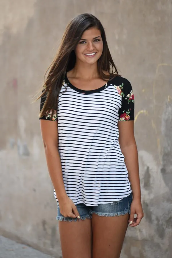Just My Type Floral Top ~ Ivory
