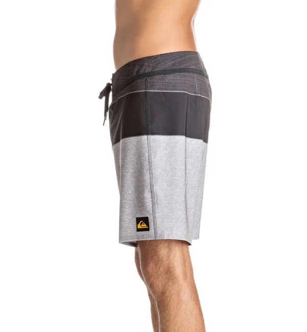 Quiksilver Everyday Blocked Vee 17" Boardshort - Quiet Shade