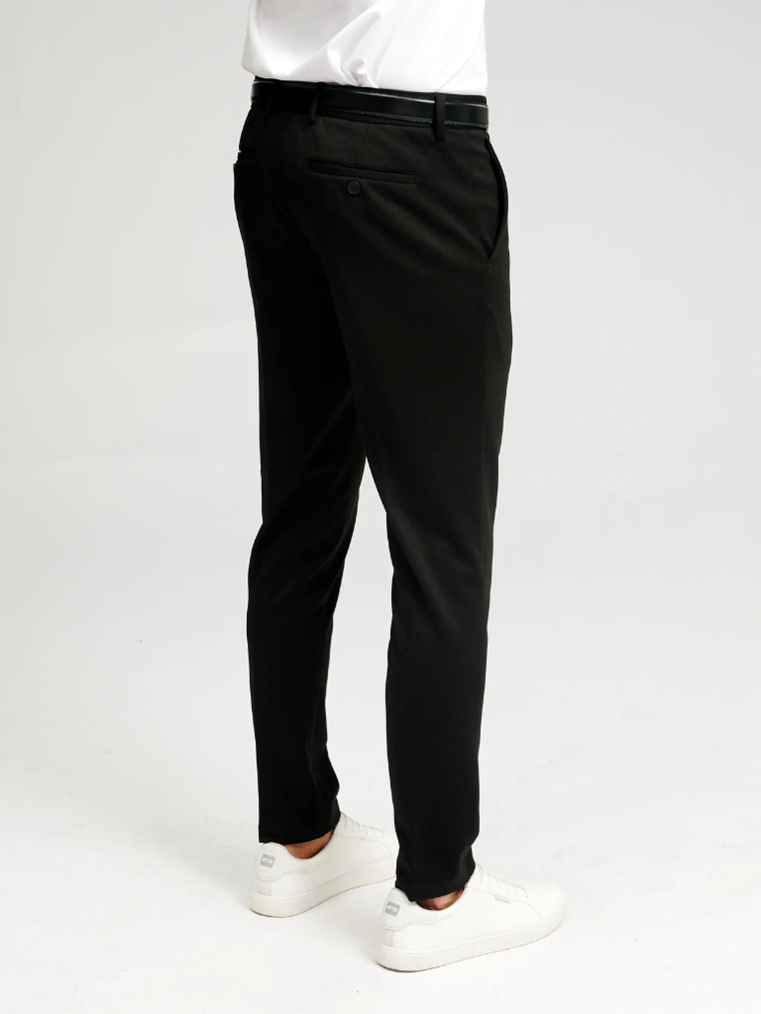 Schlank & Modern: Schwarz Performance Hose