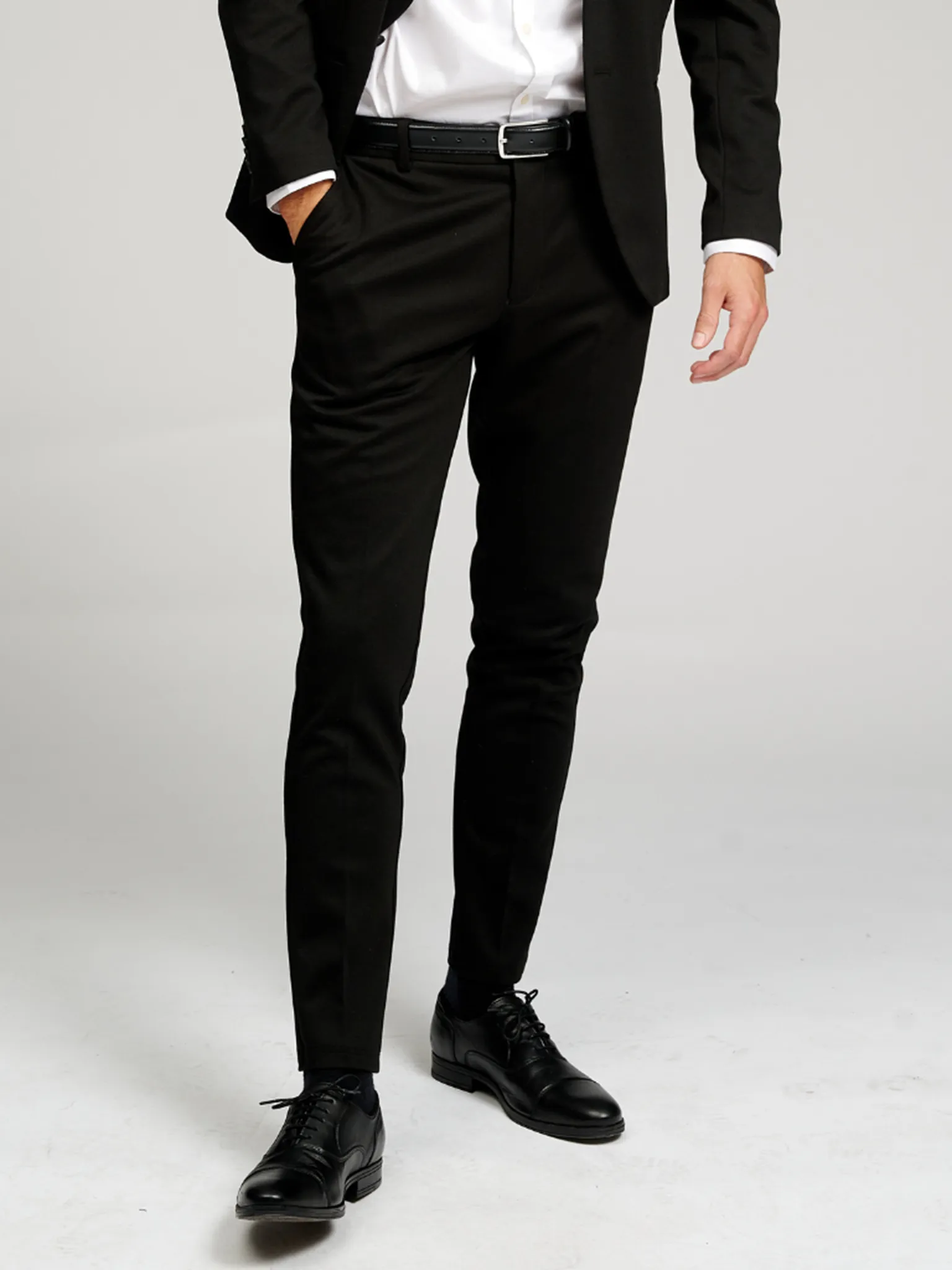 Schlank & Modern: Schwarz Performance Hose