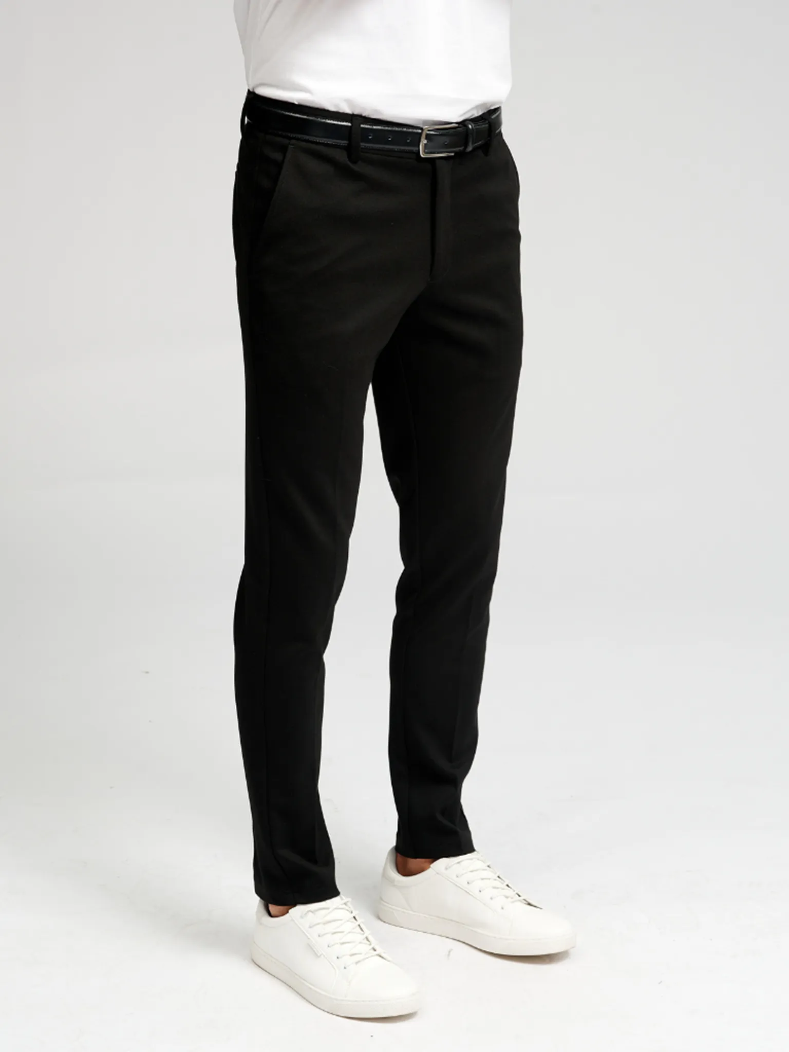 Schlank & Modern: Schwarz Performance Hose
