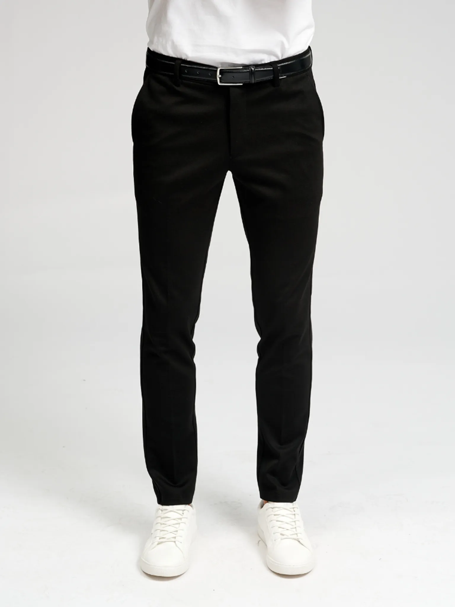 Schlank & Modern: Schwarz Performance Hose