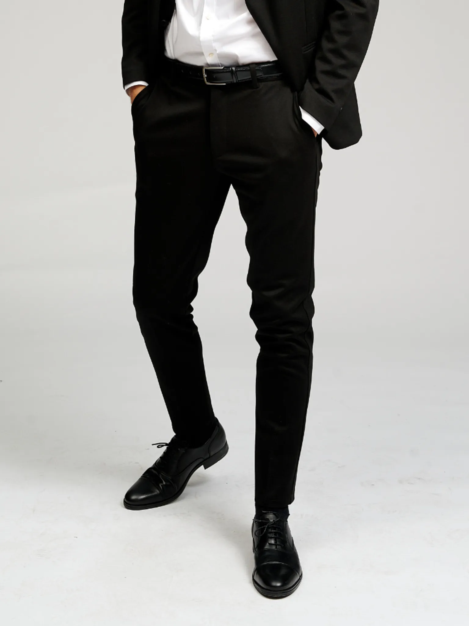 Schlank & Modern: Schwarz Performance Hose