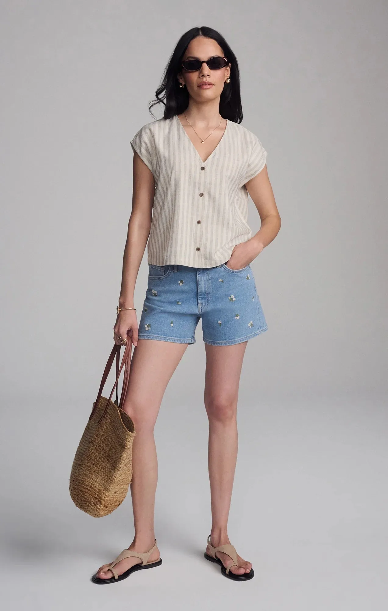 V-neck short sleeve button shirt
