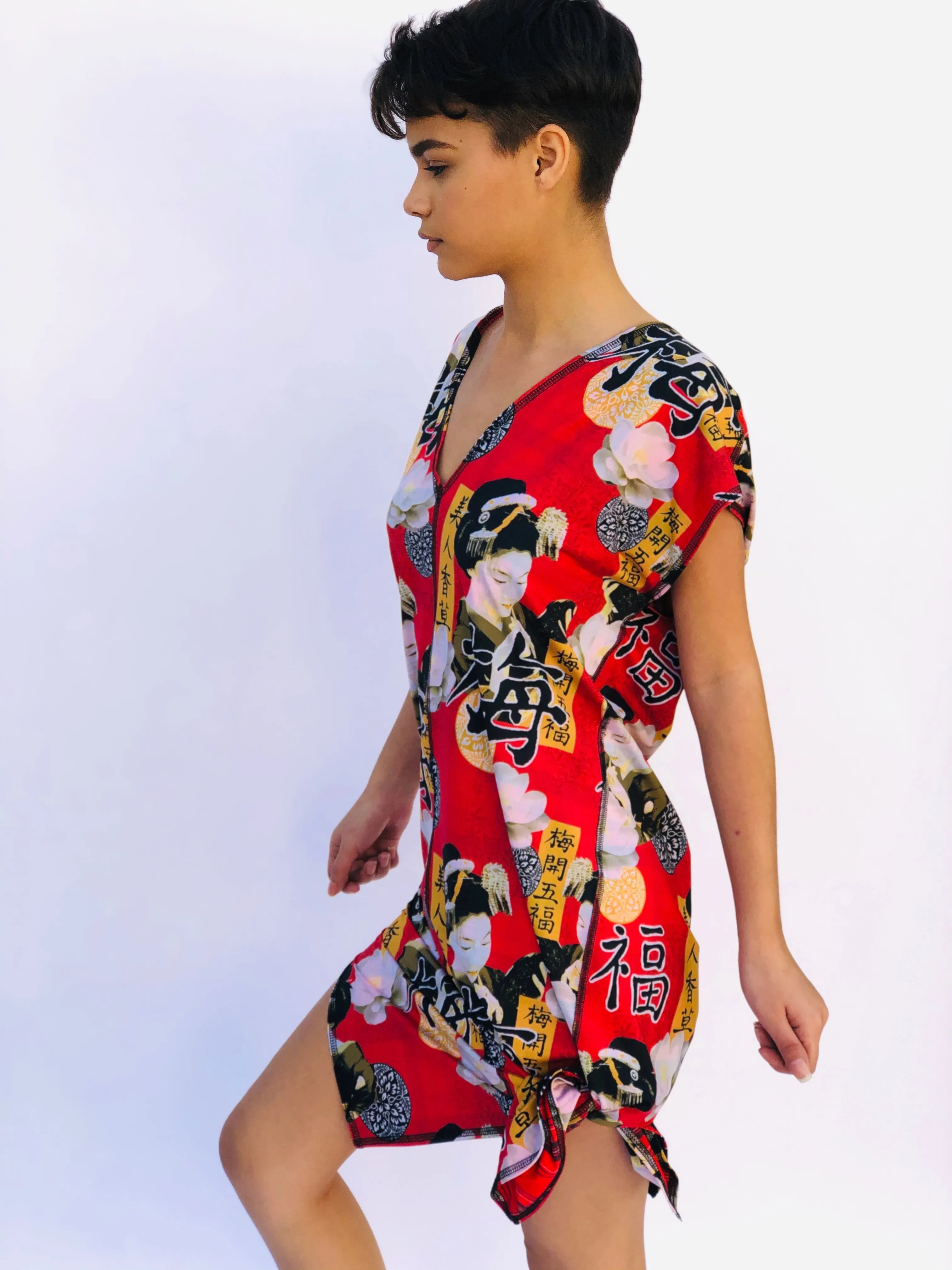 V NECK SIDE SLIT DRESS RED GEISHA/RED PLAID