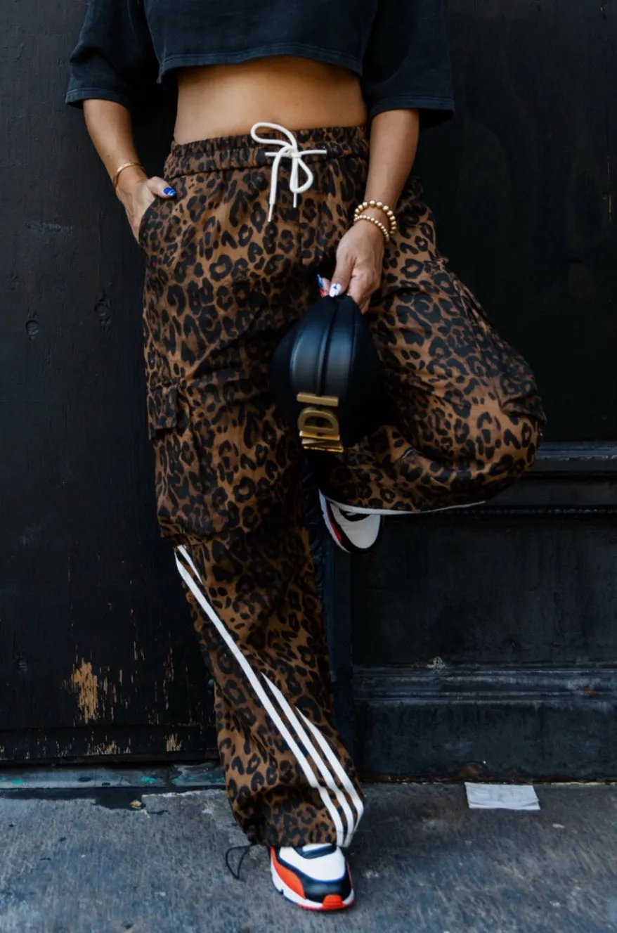 WILD GIRL | CARGO JEANS