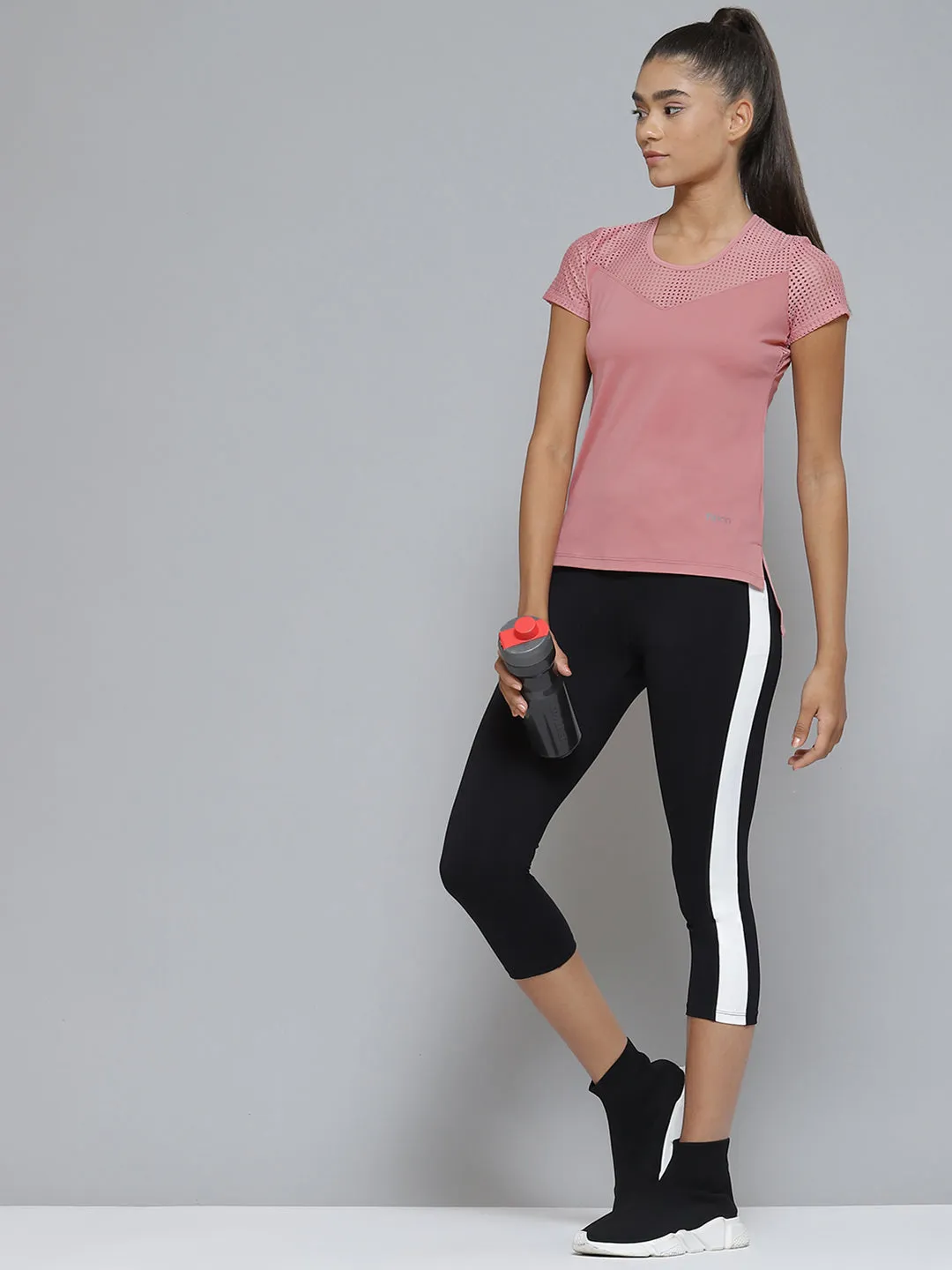 Women Pink Solid Mesh Design Knitted Rapid-Dry T-shirt